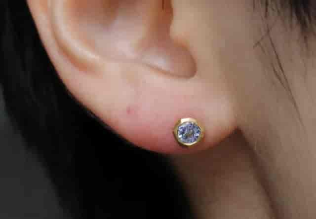 Tanzanite Rough Collet Pierced Earring